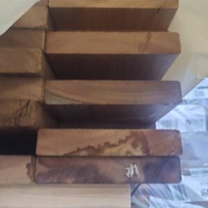 140X25 FEATURE GRADE SPOTTED GUM DECKING (PACK CONSISTS OF RANDOM SHORT LENGTHS)