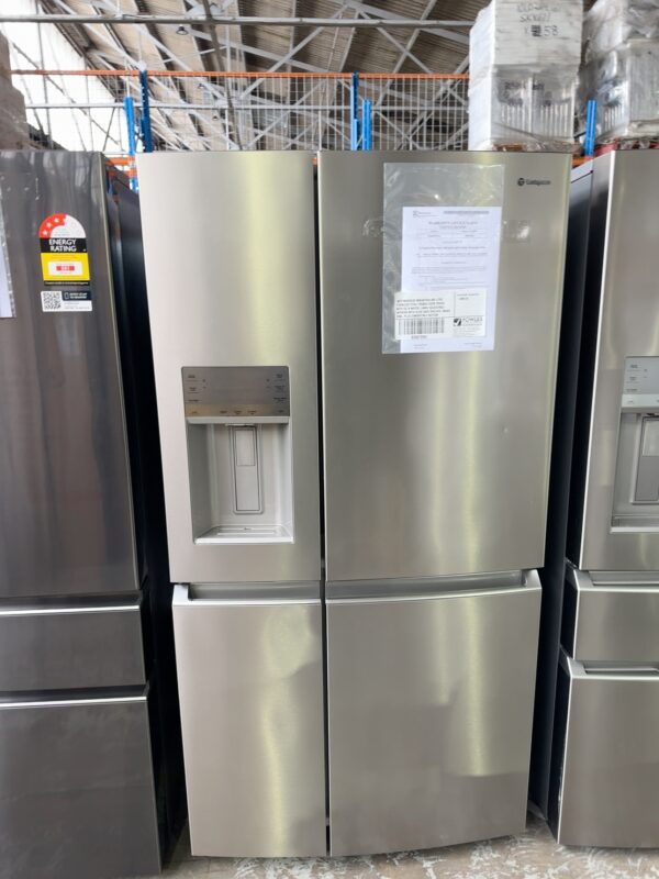 WESTINGHOUSE WQE6870SA 609 LITRE STAINLESS STEEL FRENCH DOOR FRIDGE WITH ICE & WATER LARGE ADJUSTABLE INTERIOR WITH SLIDE BACK SHELVES SNACK ZONE PLUS CONVERTIBLE SECTION THAT CAN BE SWITCHED BETWEEN FRIDGE OR FREEZER MODE FROM -23C TO 7 DEGREE 12 MONTH WARRANTY RRP$3299