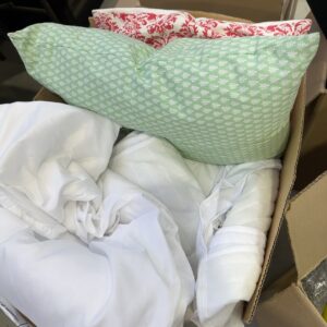 EX FURNITURE STAGING - BOX OF ASSORTED LINENS/CUSHIONS ETC SOLD AS IS