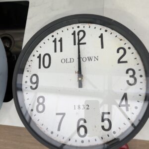EX HIRE - CLOCK SOLD AS IS