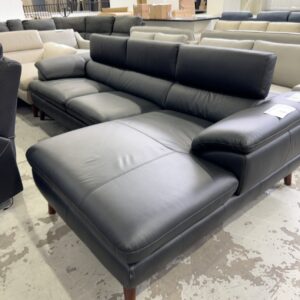 EX DISPLAY BOSTON 2.5 SEATER COUCH WITH CHAISE THICK BLACK LEATHER WITH ADJUSTABLE HEAD RESTS RRP$3200 SOLD AS IS