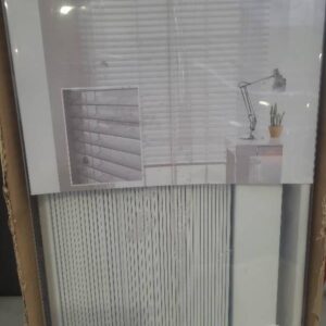 NEW WHITE VENETIAN BLIND 900MM X 2100MM PVC WITH FAUX WOOD FINISH CAN USE IN KITCHENS & BATHROOMS