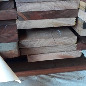 135X19 FEATURE GRADE QLD MIXED HWD DECKING- (PACK CONSISTS OF RANDOM SHORT LENGTHS)