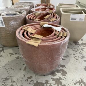 NEW RUST COLOURED SET OF 5 LIGHT WEIGHT PLANT POTS