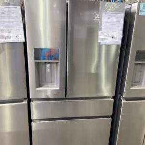 ELECTROLUX EHE6899SA S/STEEL FRENCH DOOR FRIDGE WITH ICE AND WATER, FEATURING FULLY CONVERTIBLE ENTERTAINERS DRAWER THAT CAN BE ADJUSTED FROM -23 TO 7 DEGREES, LINK TO APP FOR MONITORING RRP$3599, WITH 12 MONTH WARRANTY