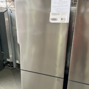 WESTINGHOUSE WBE4500SB 453 LITRE FRIDGE WITH BOTTOM MOUNT FREEZER, FULL WIDTH CRIPSER, LOCKABLE FAMILY COMPARTMENT 12 MONTH WARRANTY B00672978