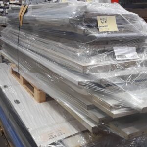 PALLET OF ASSORTED LAMINATE BENCH TOPS
