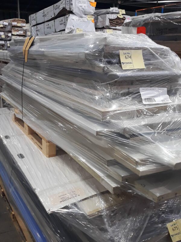 PALLET OF ASSORTED LAMINATE BENCH TOPS