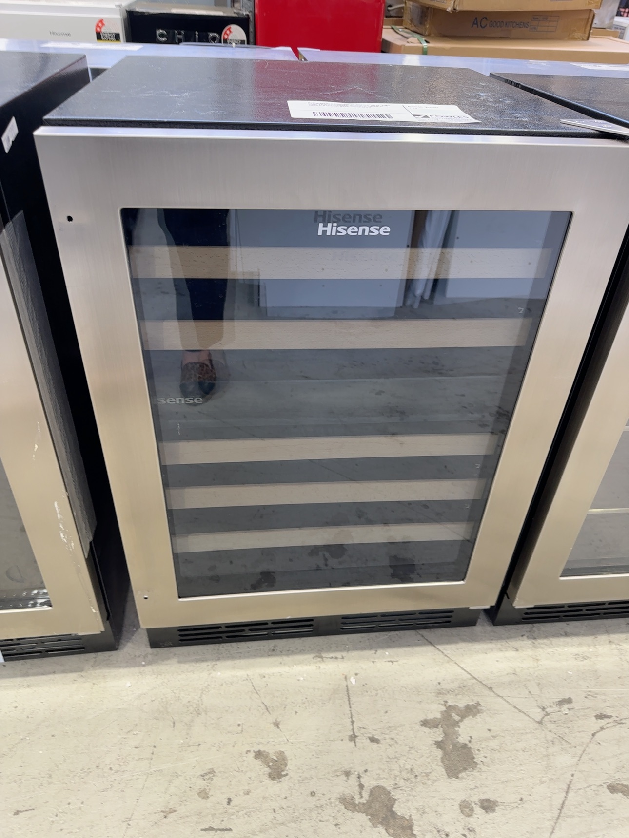 REFURBISHED HISENSE 46 BOTTLE DUAL ZONE WINE FRIDGE, TIMBER SHELVES