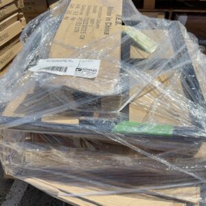 PALLET WITH ASSORTED SUNDRY TABLE PARTS, CONNECTORS & COLUMNS ETC 8003