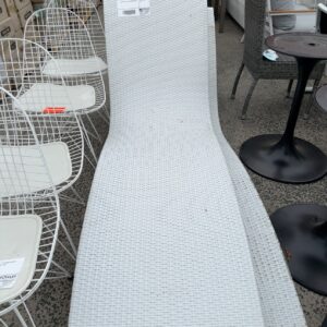 EX HIRE WHITE WOVEN SUN LOUNGE, SOLD AS IS
