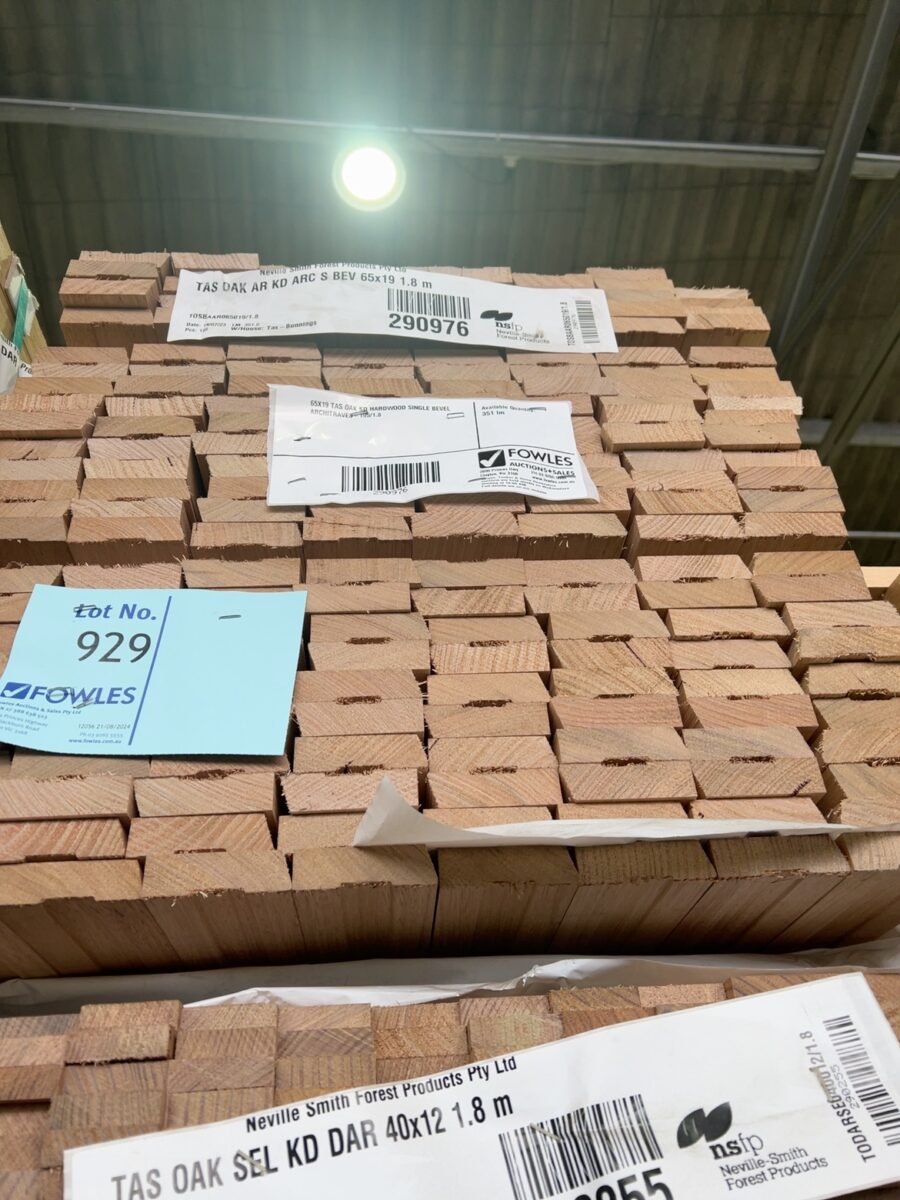 65X19 TAS OAK KD HARDWOOD SINGLE BEVEL ARCHITRAVES-195/1.8