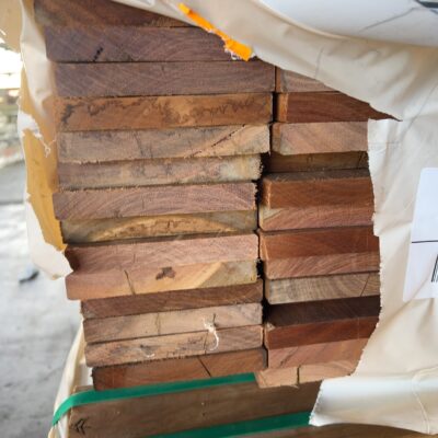 135X19 FEATURE GRADE SPOTTED GUM DECKING- (PACK CONSISTS OF RANDOM SHORT LENGTHS)