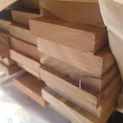 86X19 FEATURE GRADE SPOTTED GUM DECKING (PACK CONSISTS OF RANDOM SHORT LENGTHS)