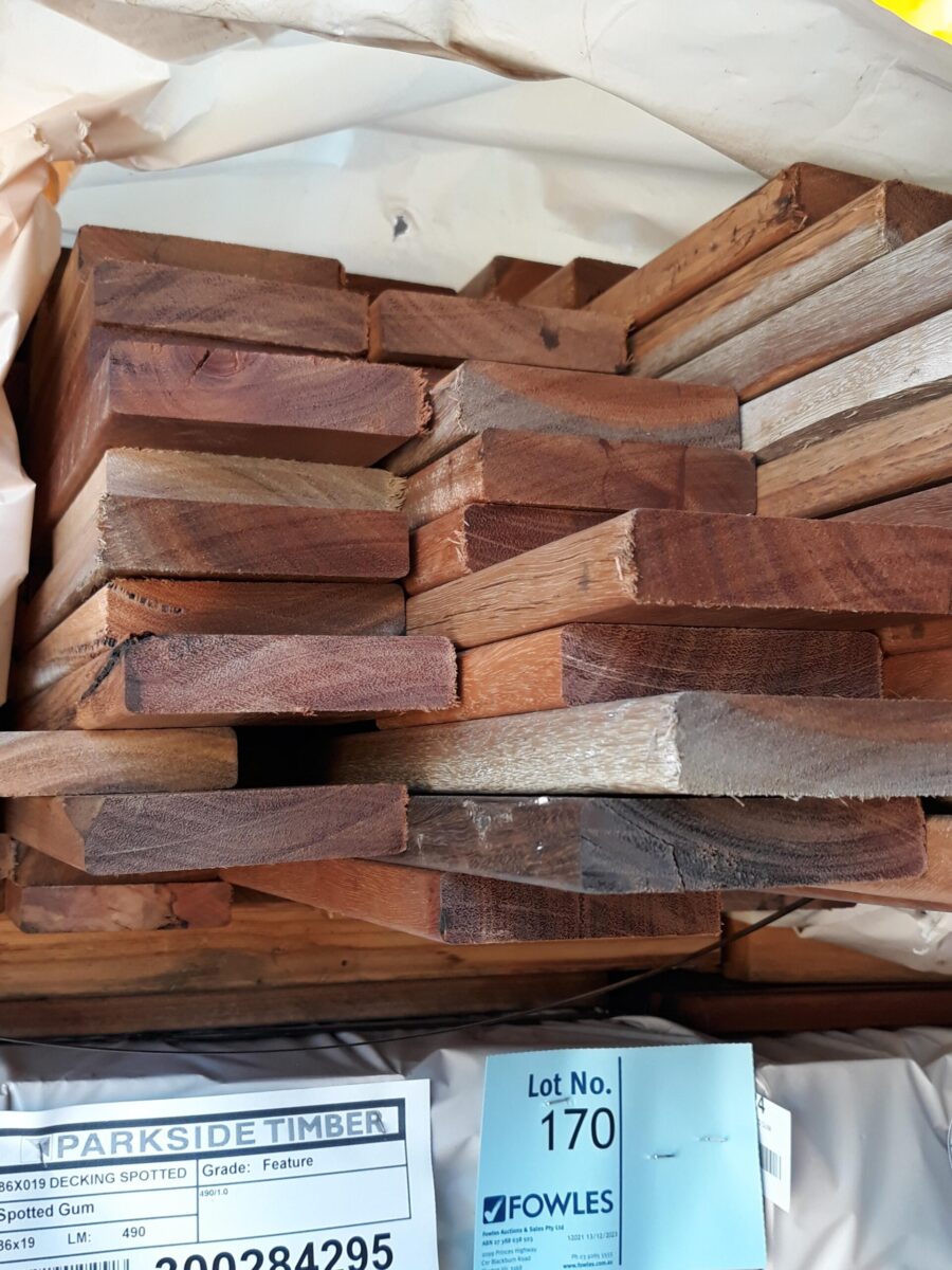 86X19 FEATURE GRADE SPOTTED GUM DECKING- (PACK CONSISTS OF RANDOM SHORT LENGTHS)