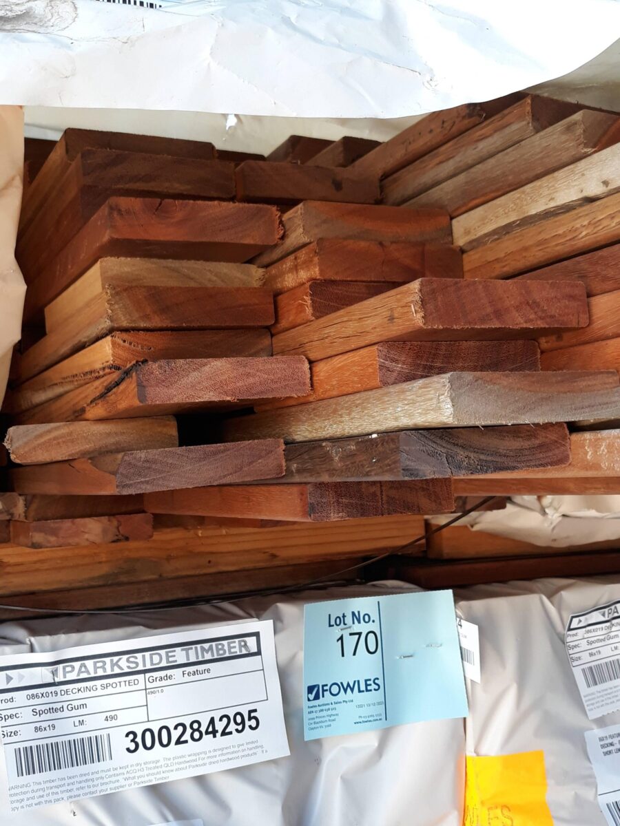86X19 FEATURE GRADE SPOTTED GUM DECKING- (PACK CONSISTS OF RANDOM SHORT LENGTHS)