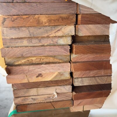135X19 FEATURE GRADE SPOTTED GUM DECKING- (PACK CONSISTS OF RANDOM SHORT LENGTHS)