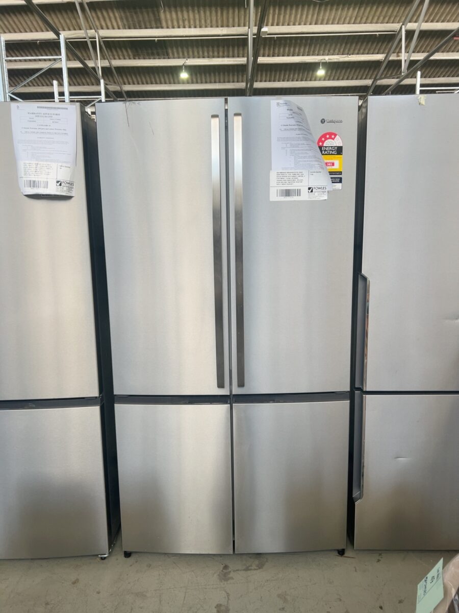 WESTINGHOUSE WQE6000SB S/STEEL QUAD DOOR FRIDGE 541 LITRE, 896MM WIDE, DUAL SEALED CRISPERS WITH HUMIDITY CONTROL, 4 STAR ENERGY, FLEXIBLE INTERIORS, LOCKABLE DOOR COMPARTMENT, SPILLSAFE GLASS SHELVING, FINGERPRINT RESISTANT WITH 12 MONTH WARRANTY