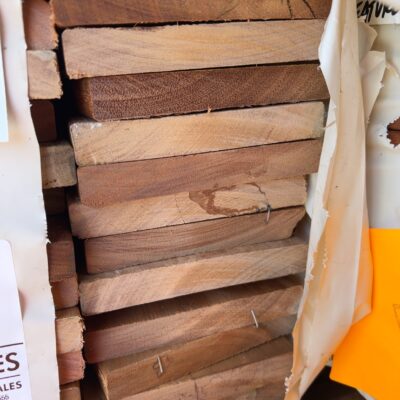 135X19 FEATURE GRADE QLD MIXED HWD DECKING- (PACK CONSISTS OF RANDOM SHORT LENGTHS)