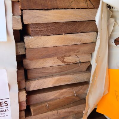 135X19 FEATURE GRADE QLD MIXED HWD DECKING- (PACK CONSISTS OF RANDOM SHORT LENGTHS)