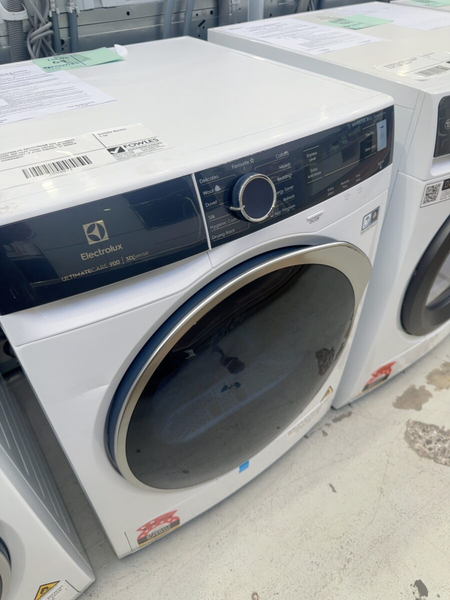 ELECTROLUX EDH803R9WB 8KG ULTIMATE CARE 900 HEAT PUMP DRYER, 3D SENSE TECHNOLOGY, 8 STAR ENERGY 12 MONTH WARRANTY