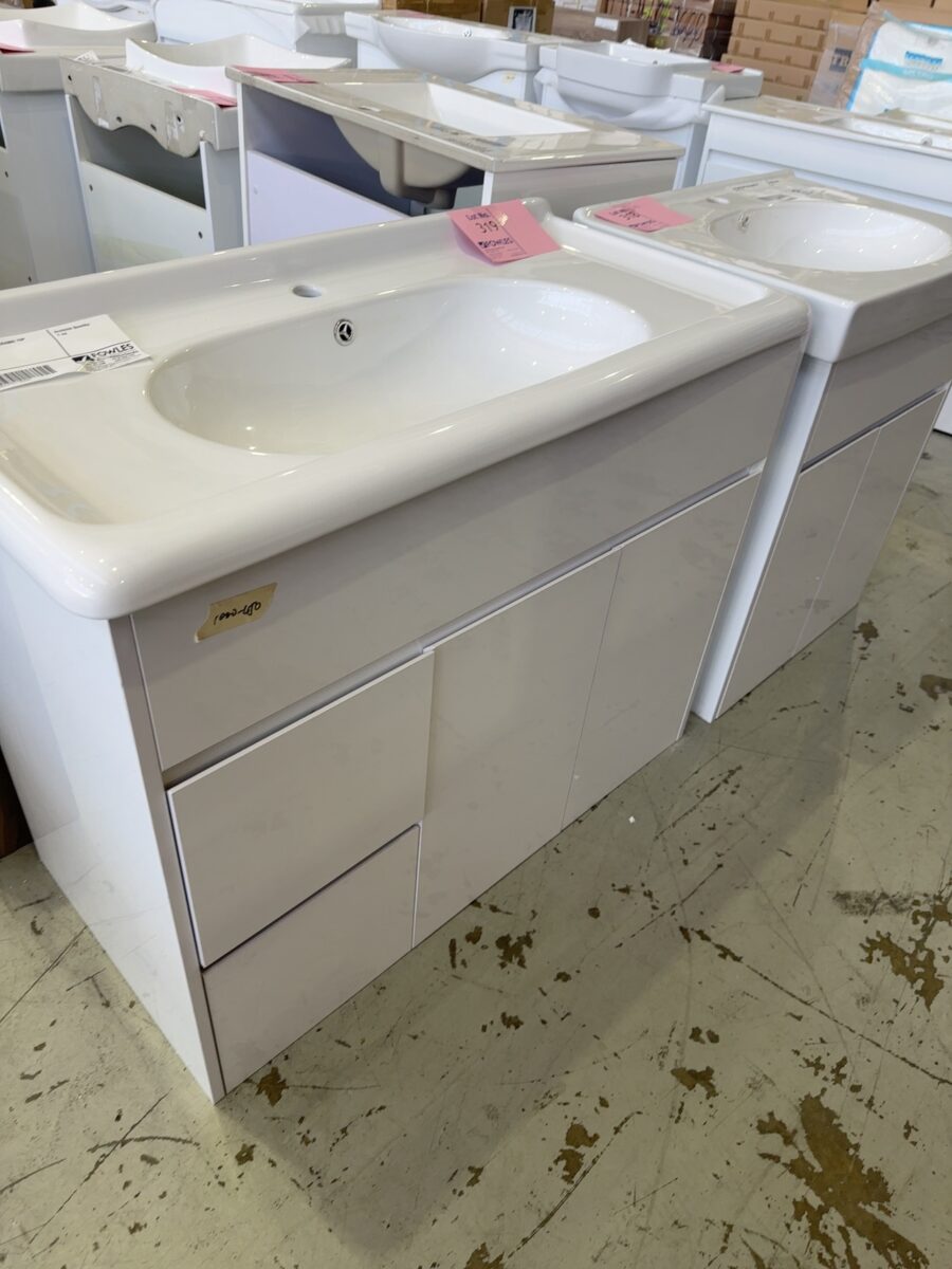 NEW 1000MM VANITY WITH CERAMIC TOP VPB1000-450L