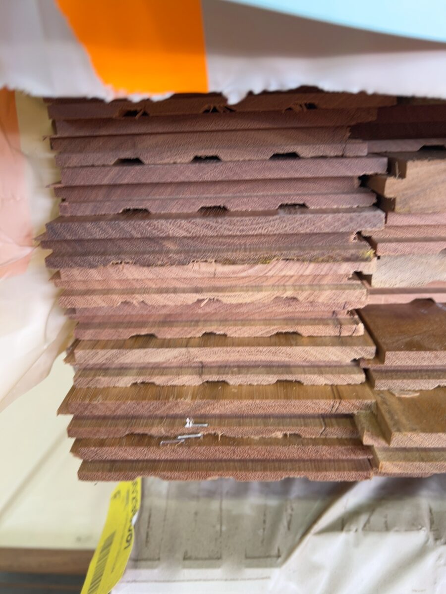 130X19 FEATURE GRADE SPOTTED GUM FLOORING