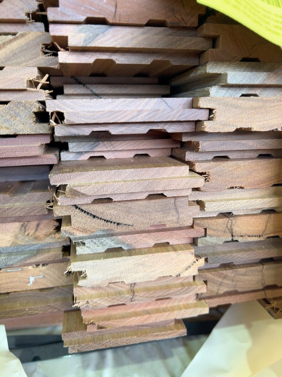 80X19 FEATURE GRADE SPOTTED GUM FLOORING