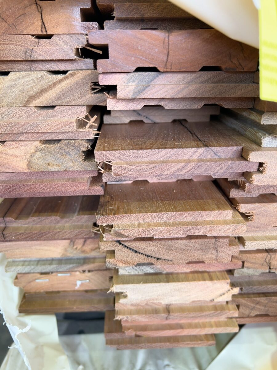 80X19 FEATURE GRADE SPOTTED GUM FLOORING