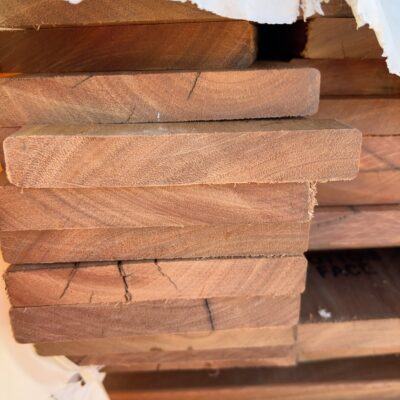 135X19 FEATURE GRADE SPOTTED GUM DECKING- (PACK CONSISTS OF RANDOM SHORT LENGTHS)