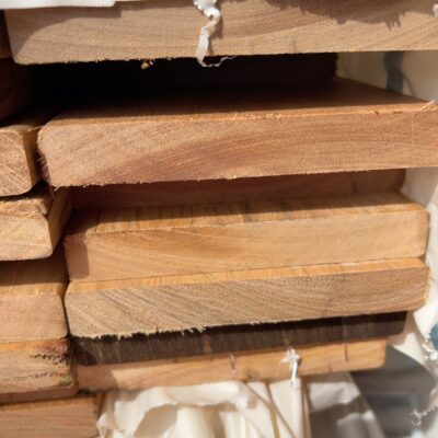 135X19 FEATURE GRADE SPOTTED GUM DECKING- (PACK CONSISTS OF RANDOM SHORT LENGTHS)