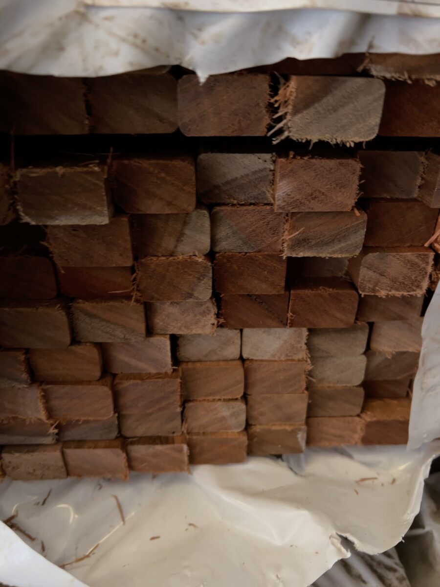 30X19 DAR QLD MIXED HARDWOOD SCREENING-240/0.9
