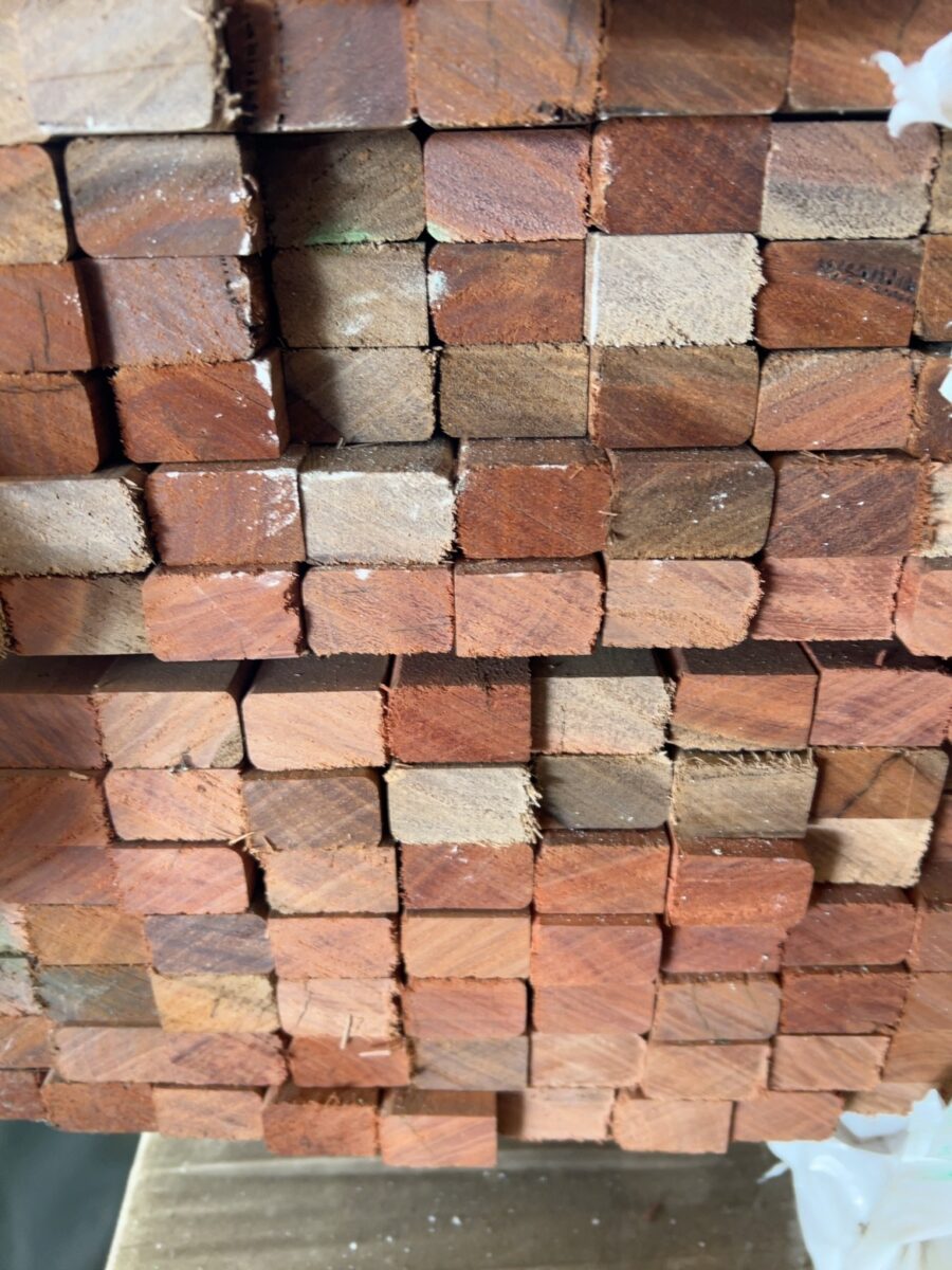 30X19 DAR QLD MIXED HARDWOOD SCREENING-240/0.9
