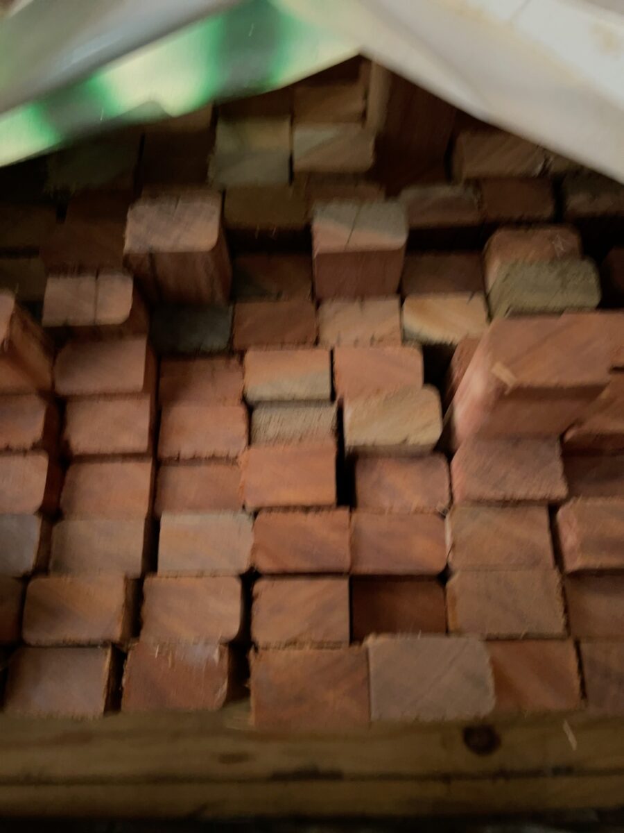 30X19 DAR QLD MIXED HARDWOOD SCREENING-240/0.9