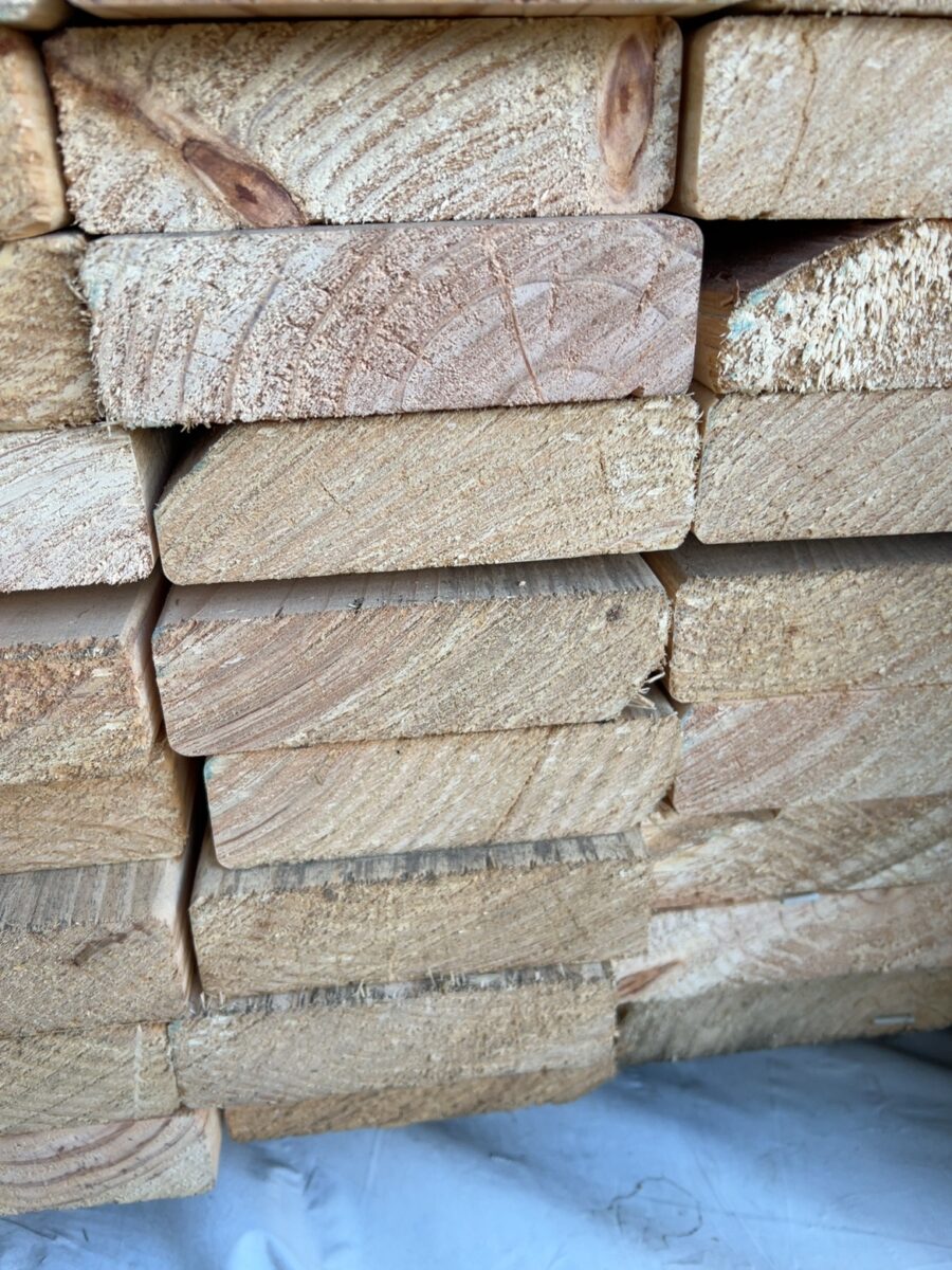 120X35 MGP10 PINE-96/5.4 (THIS PACK IS AGED STOCK AND SOLD AS IS)