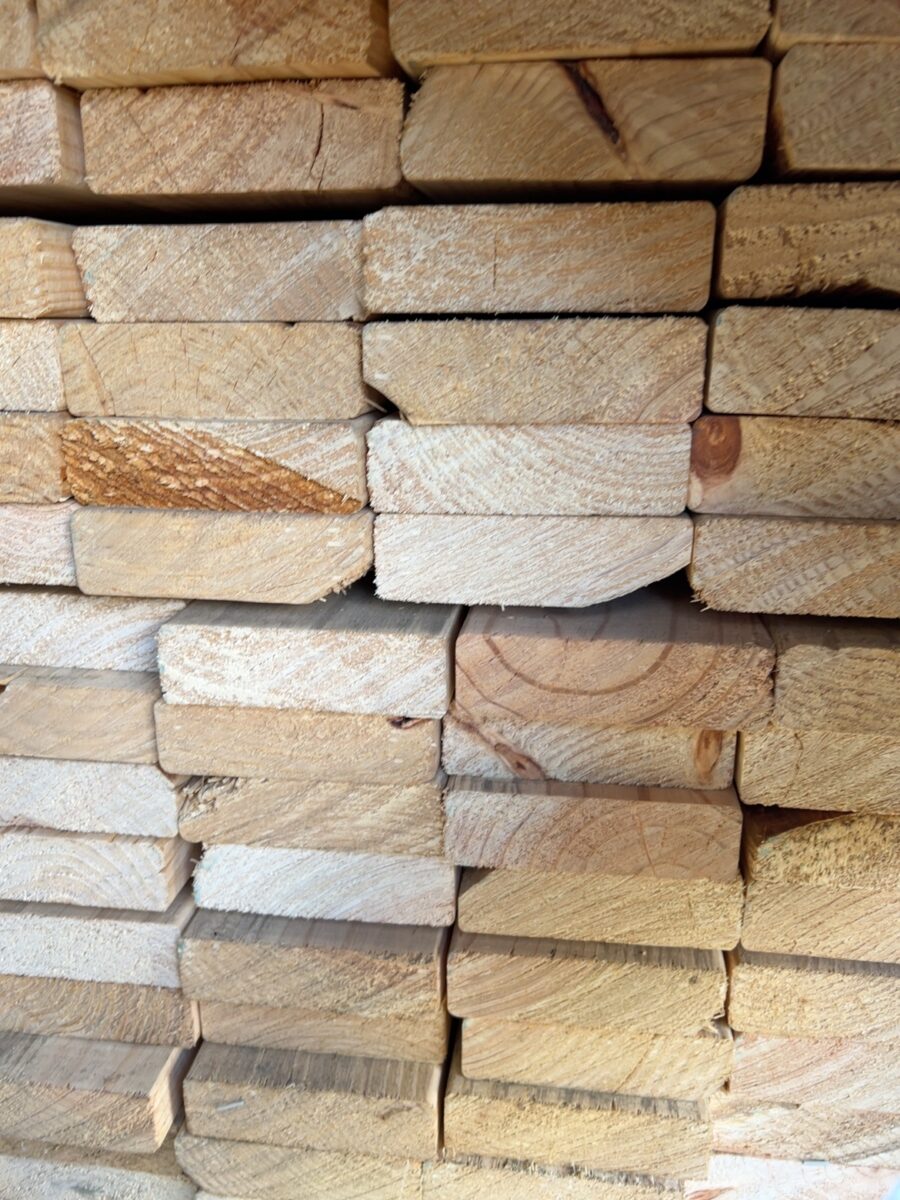 120X35 MGP10 PINE-96/5.4 (THIS PACK IS AGED STOCK AND SOLD AS IS)
