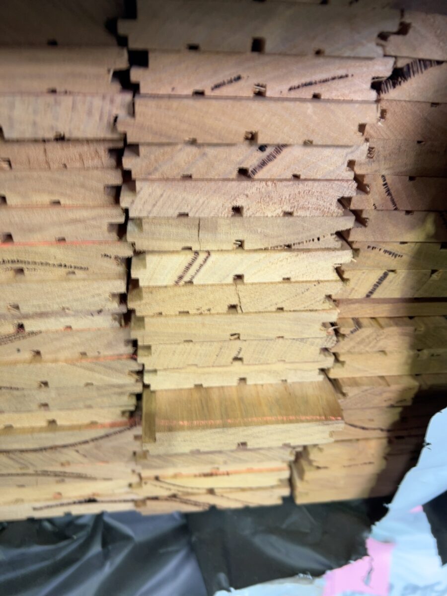 85X14 WORMY CHESTNUT GUMVEIN GRADE KD HARDWOOD OVERLAY FLOORING