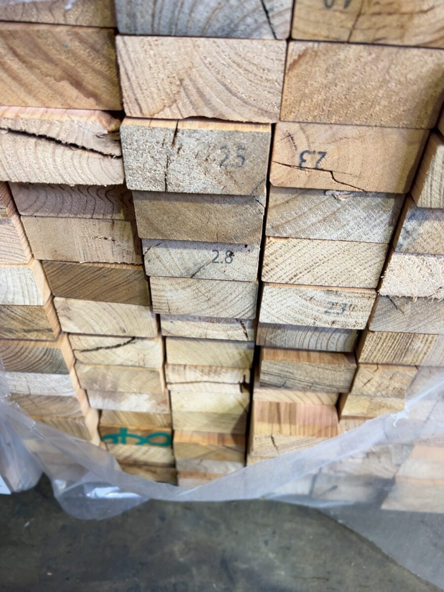68X32 AUS OAK P/ROUND UTE KD HARDWOOD