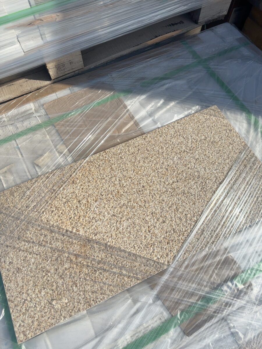 PALLET OF GOLD SEASAME PORCELAIN PAVER 18MM THICK