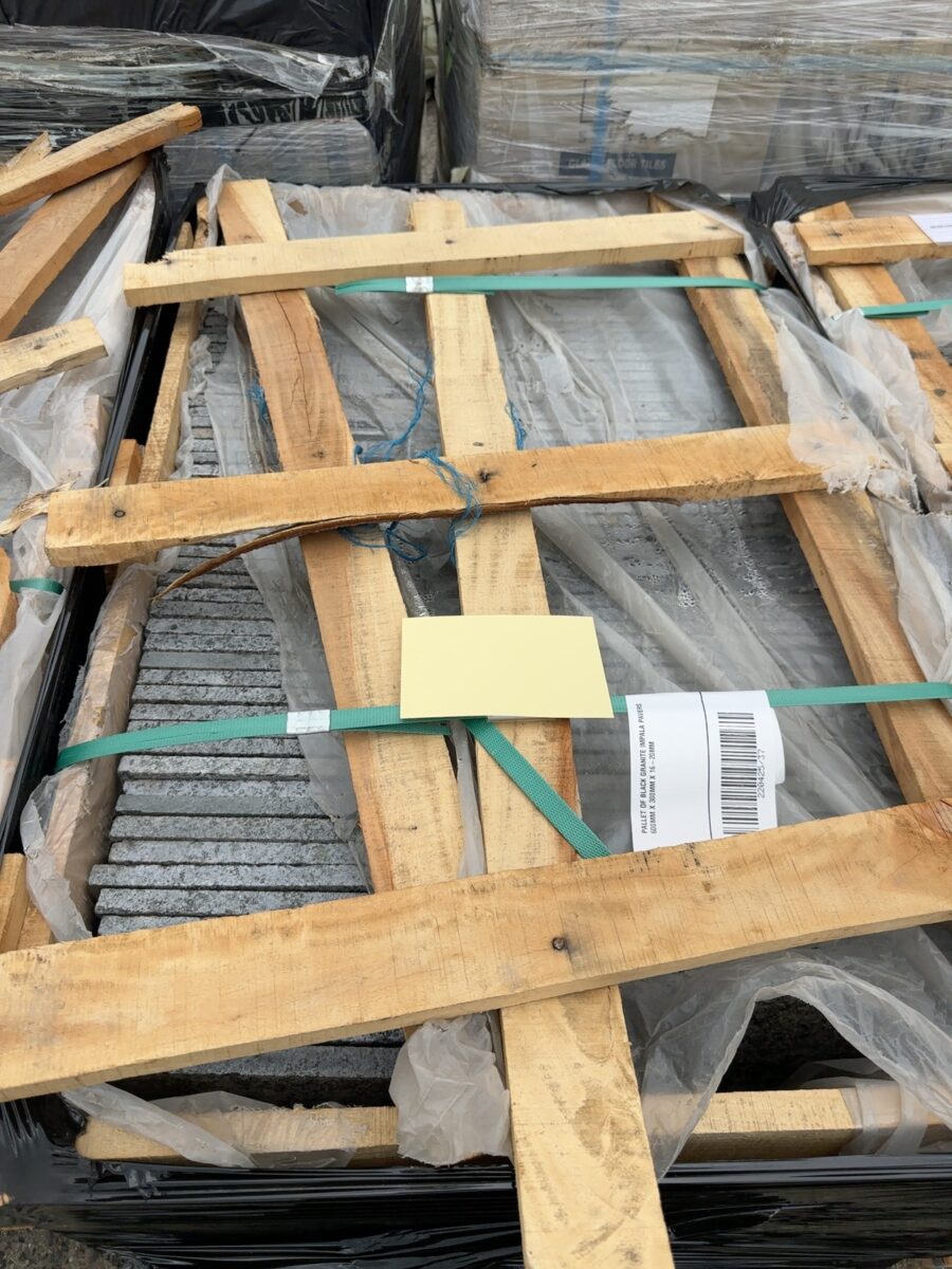 PALLET OF BLACK GRANITE IMPALA PAVERS 600MM X 300MM X 16-20MM