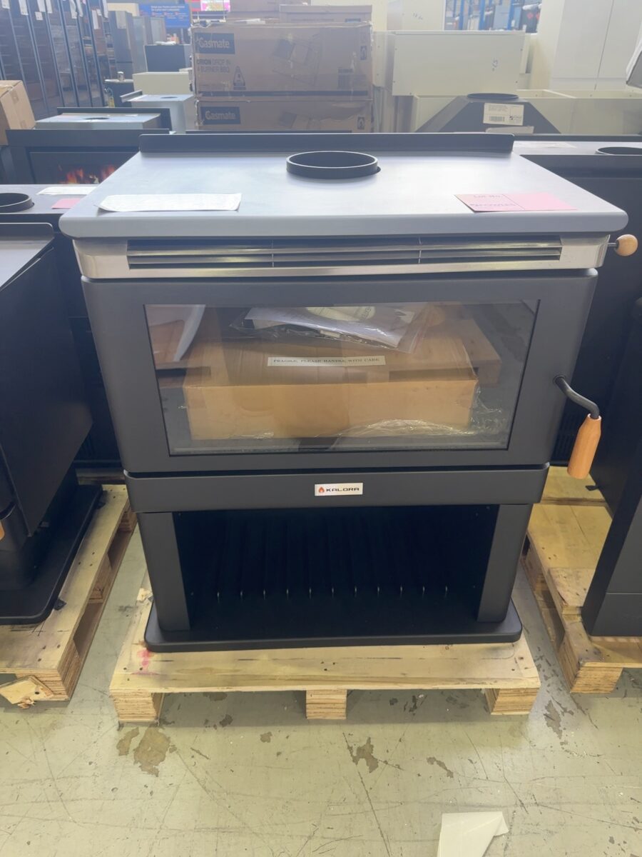 SCANDIA KALORA WOODSTACK 600BX CONVECTION WOOD HEATER, HEATS UP TO 300M2, 3 SPEED FAN RRP$2725, KA600BX-24-0182 **CARTON DAMAGE STOCK, SOLD AS IS**