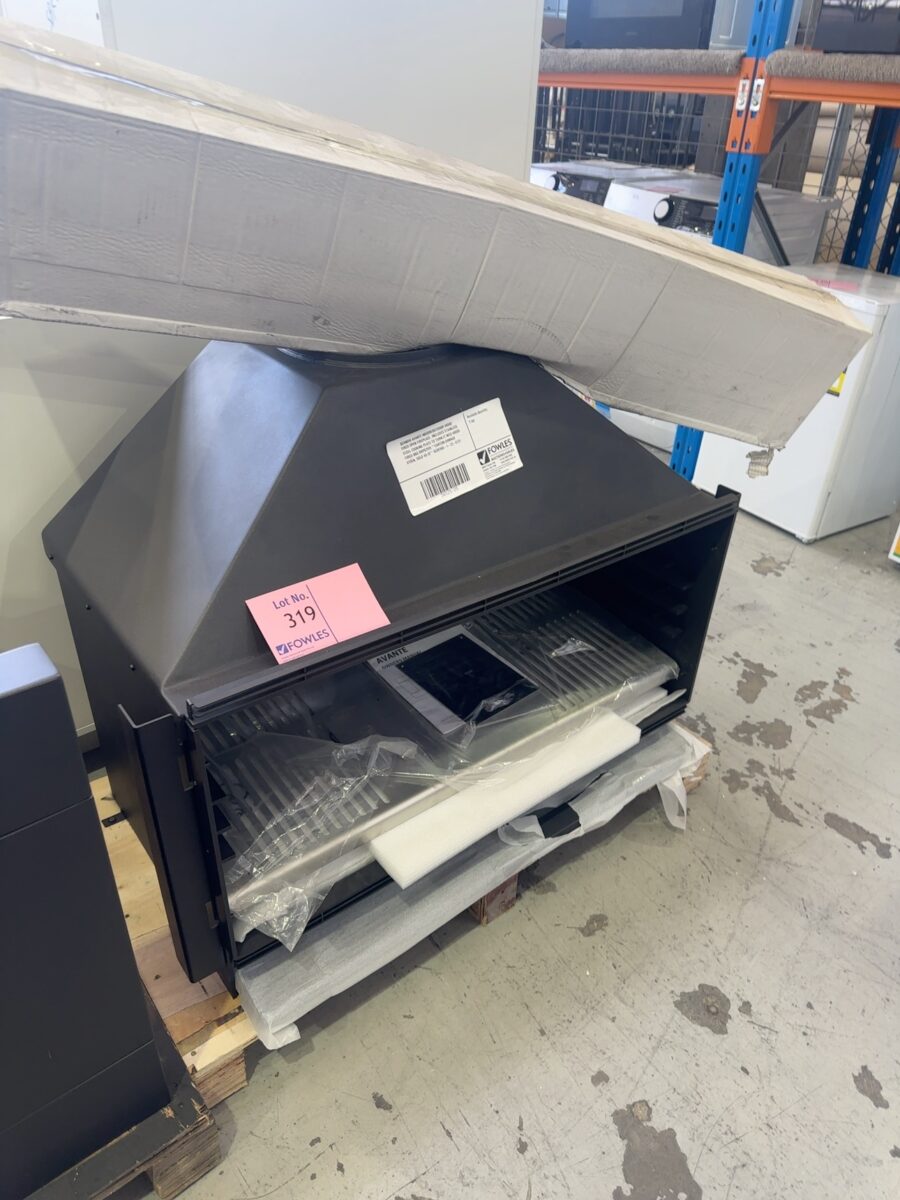 SCANDIA AVANTE INDOOR/OUTDOOR WOOD FIRED OPEN FIREPLACE, INCLUDES STAINLESS STEEL COOKING PLATE TO TURN IT INTO WOOD FIRED BBQ RRP$2999 **CARTON DAMAGE STOCK, SOLD AS IS** SCOF900-1-23-0131