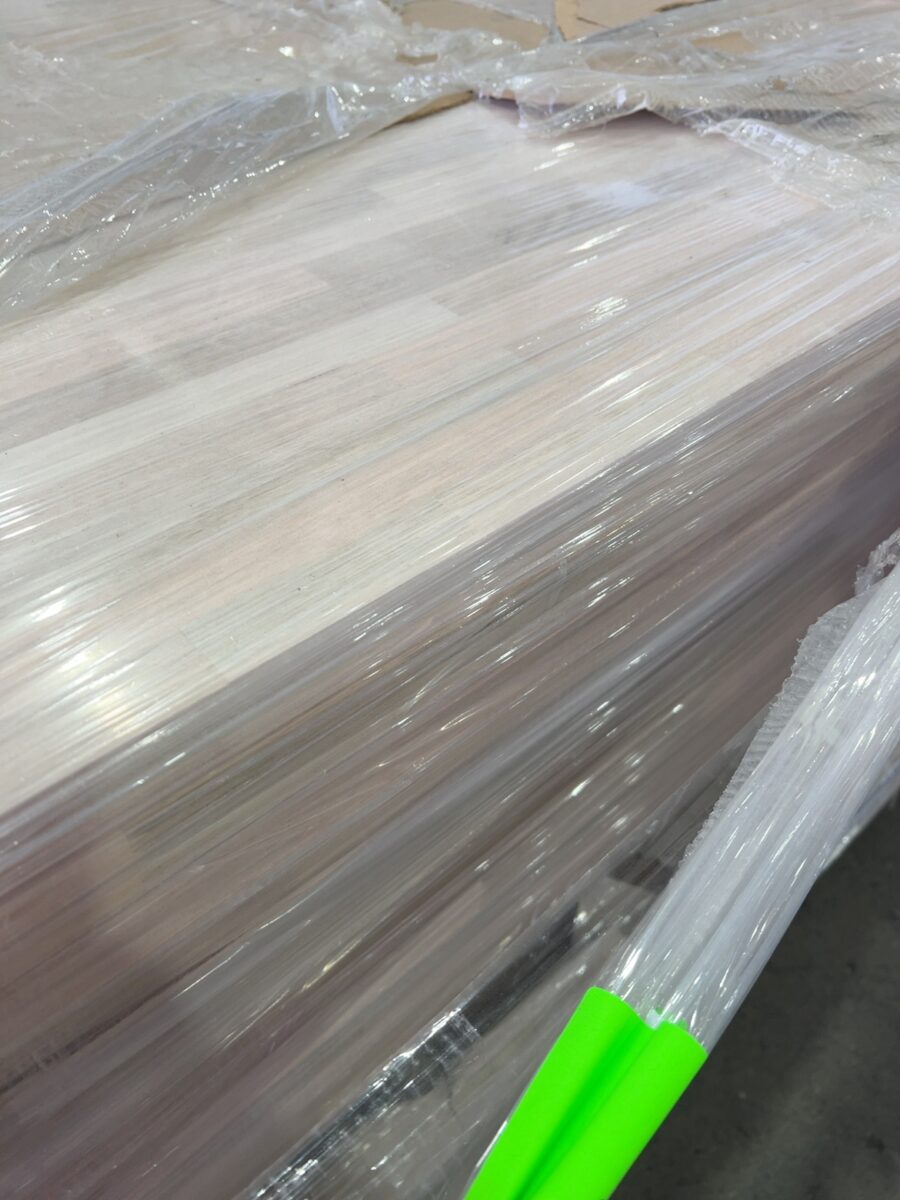 1200X33 PRIME GRADE TASMANIAN OAK LAMINATED PANELS-13/3.6