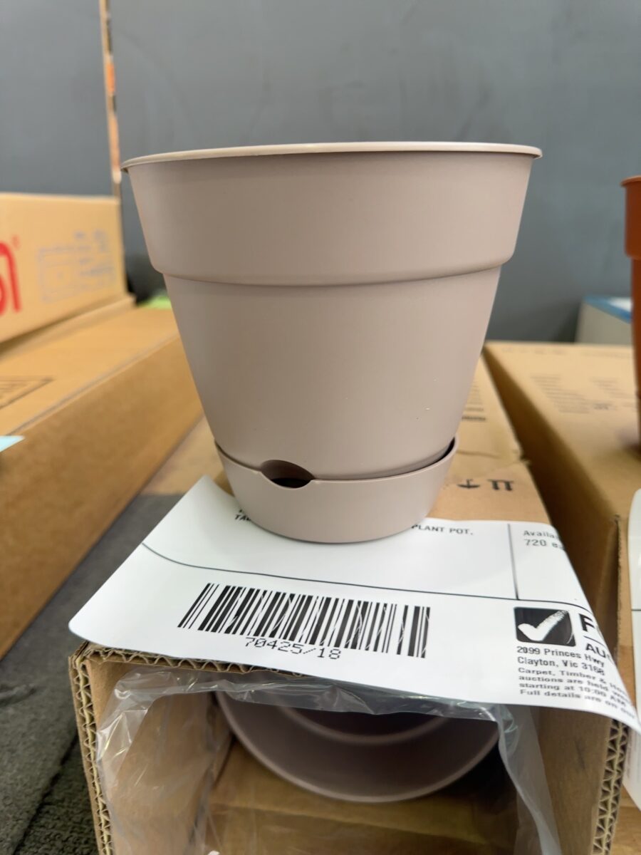 NEW 15CM NEWBURY SELF WATER PLANT POT, TAUPE, N15P-TP