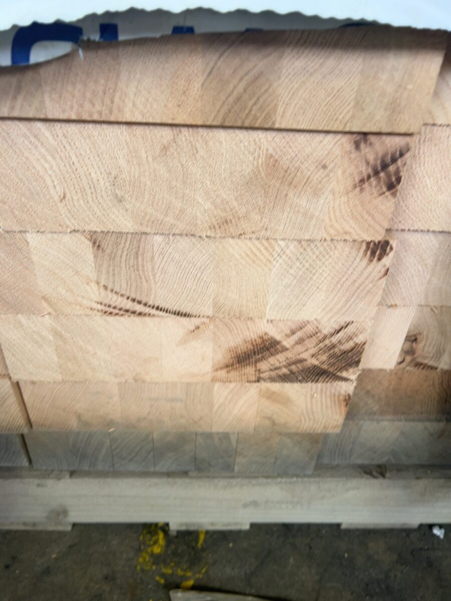 290X72 AUS OAK DAR LAM KD HARDWOOD CHOPPING BLOCKS