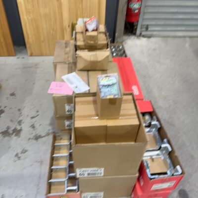 LARGE JOB LOT OF ASSORTED HARDWARE, INCLUDING PRYDA COLONIAL SLIDERS & BRACKETS, TIMBER SCREWS, PASTERBOARD FIXINGS, SOLD AS IS