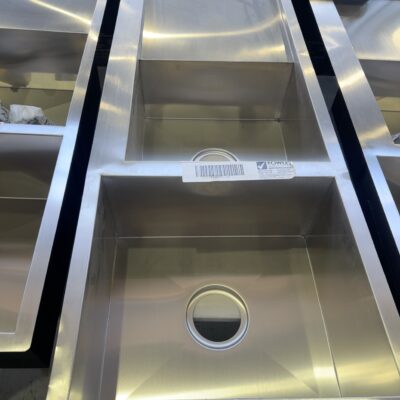 EX DISPLAY SQUARELINE DOUBLE SINK WITH DRAINER, REVERSIBLE, WITH DRAINER, SOLD AS IS - DENTED STOCK