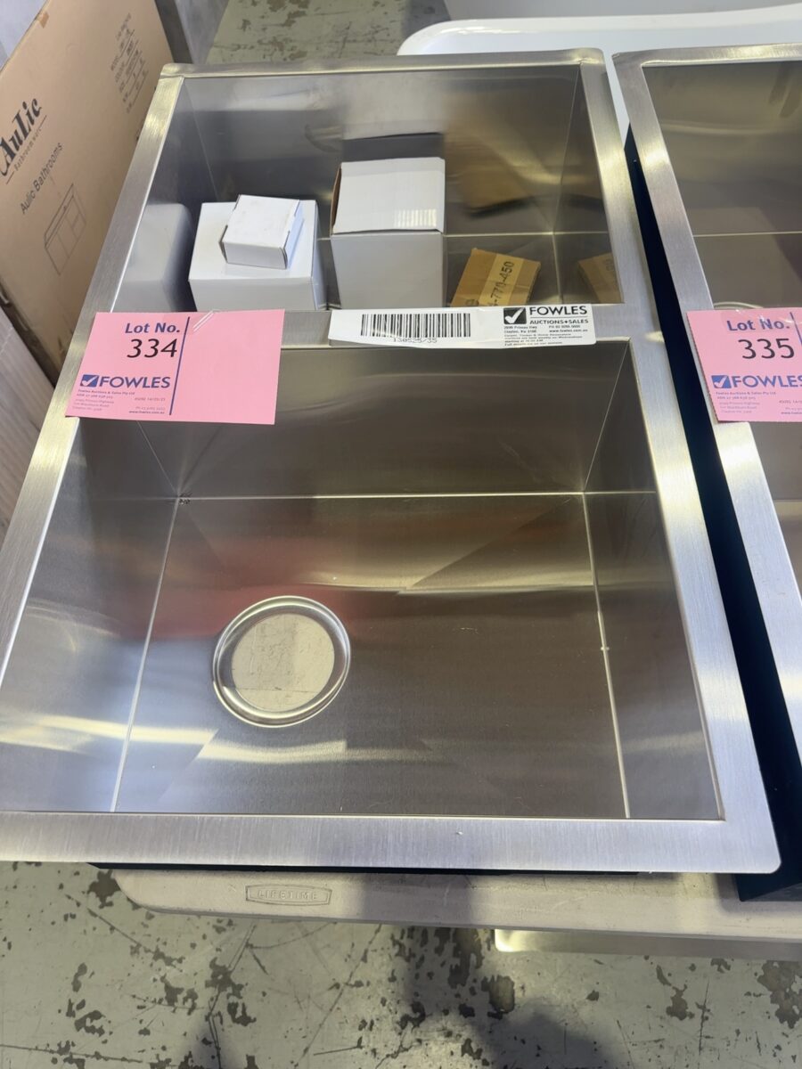 EX DISPLAY SQUARELINE DOUBLE UNDERMOUNT SINK SOLD AS IS - DENTED STOCK