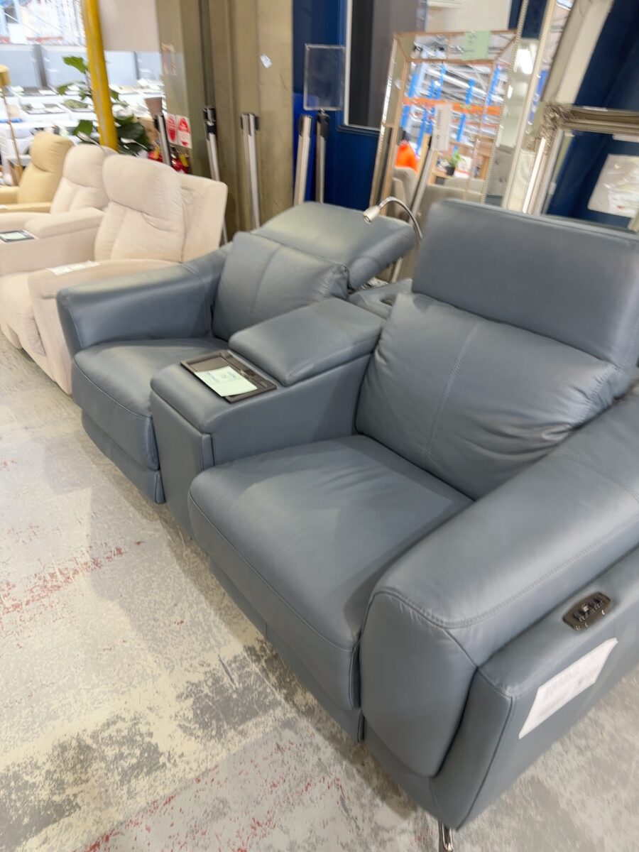 NEW MARINE THICK LEATHER 2 SEATER CINEMA COUCH WITH STORAGE COMPARTMENT, DRINK AREA, ADJUSTABLE LIGHT, ELECTRIC RECLINERS AND HEADREST ON EACH END