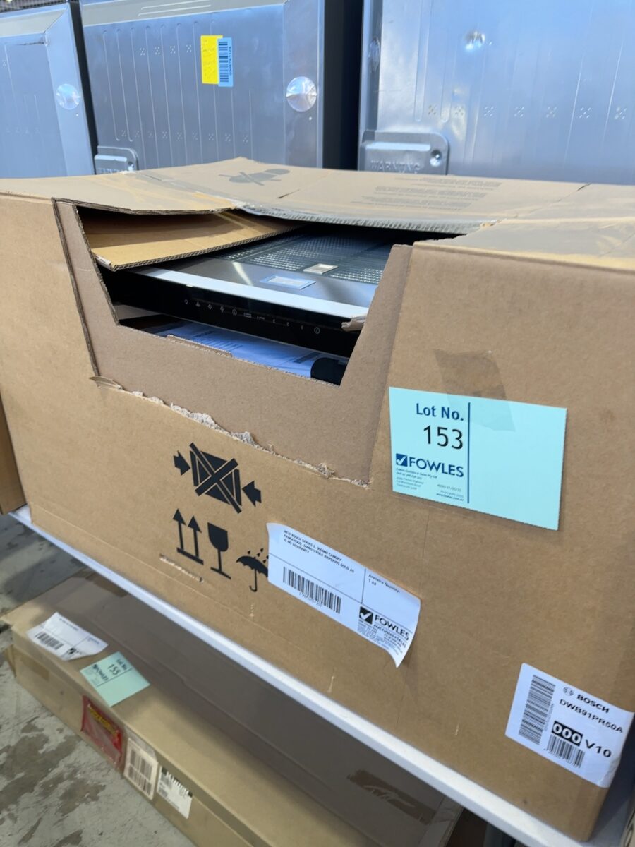 NEW BOSCH SERIES 8, 900MM CANOPY RANGEHOOD, DWB91PR50A RRP$2399 SOLD AS IS NO WARRANTY